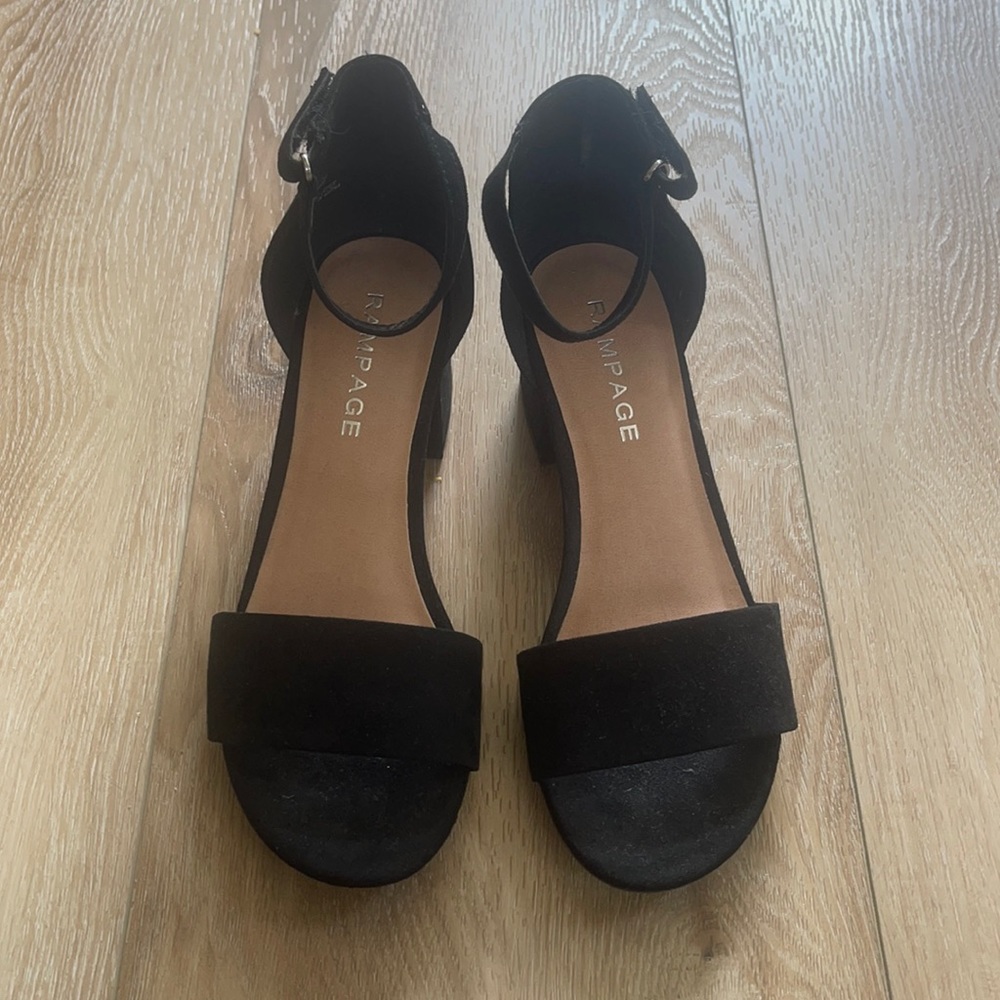 Trendy Black Heels